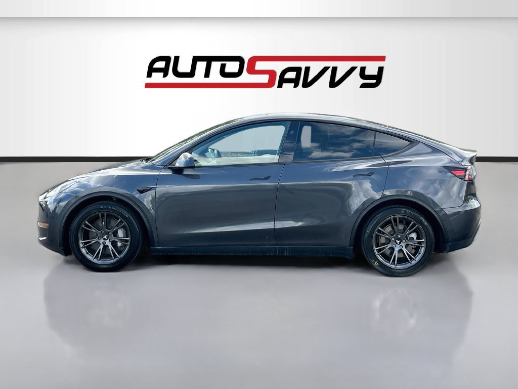 Used 2025 Tesla Model Y Long Range RWD image 4