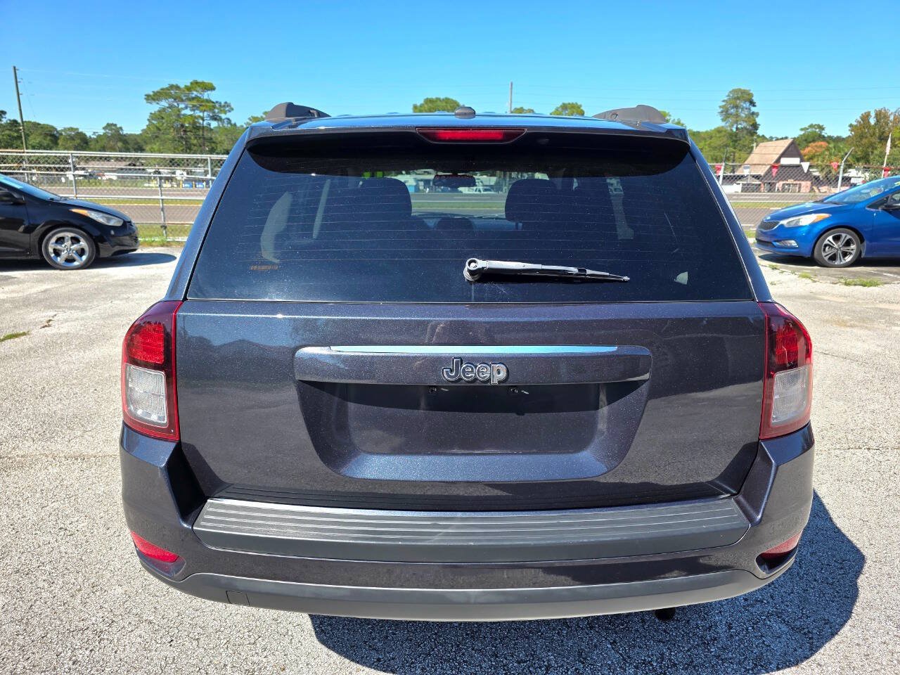 Used 2016 Jeep Compass Sport w/ Power Value Group FWD image 3