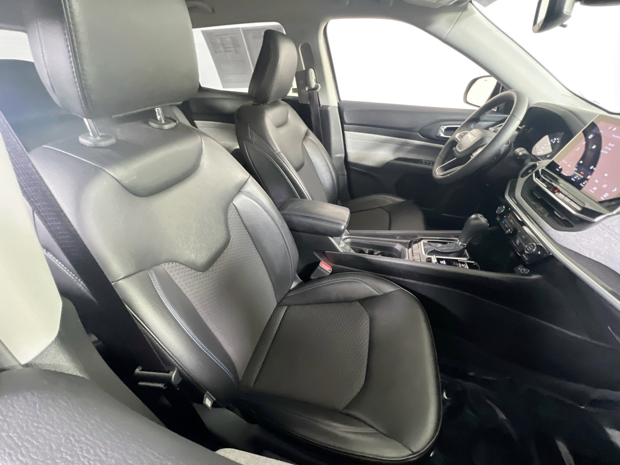 Used 2022 Jeep Compass Latitude image 25