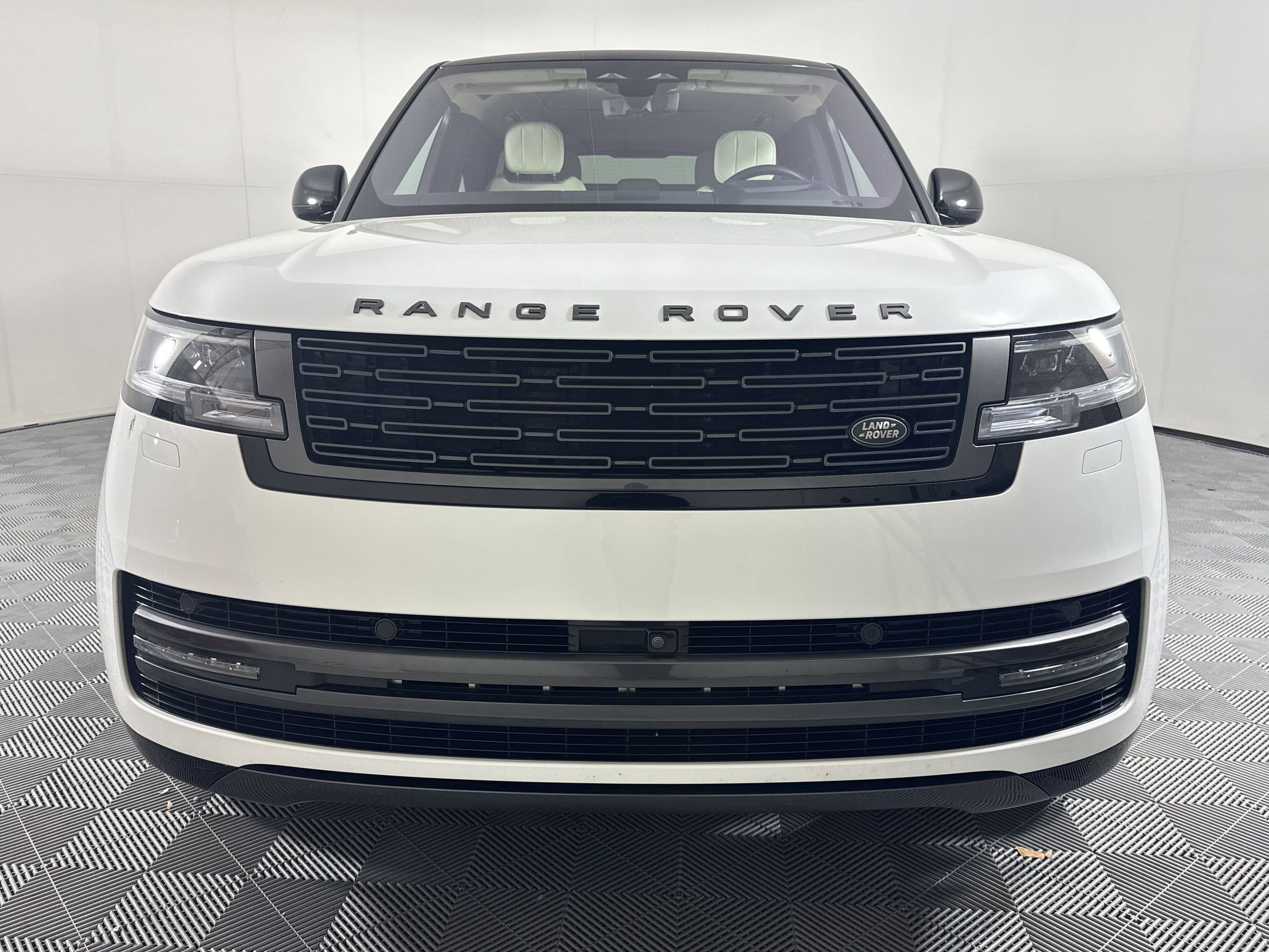 Used 2023 Land Rover Range Rover SE image 5