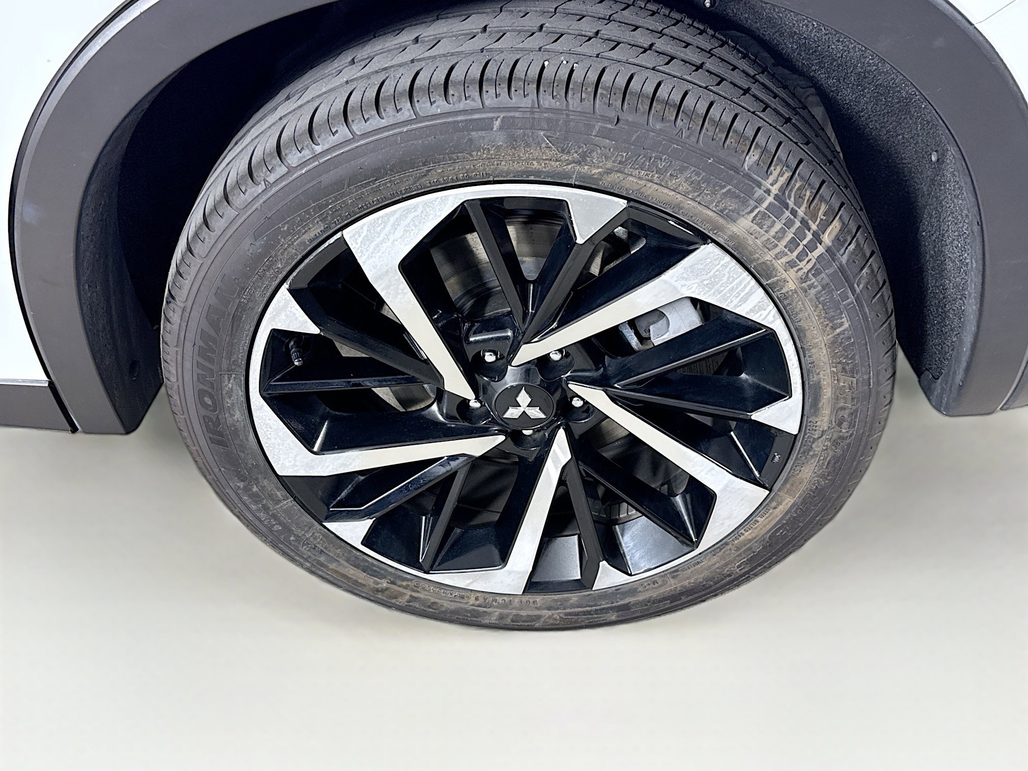 Used 2024 Mitsubishi Outlander SE Black Edition FWD image 37