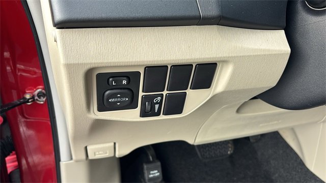 Used 2014 Toyota Prius Three image 10