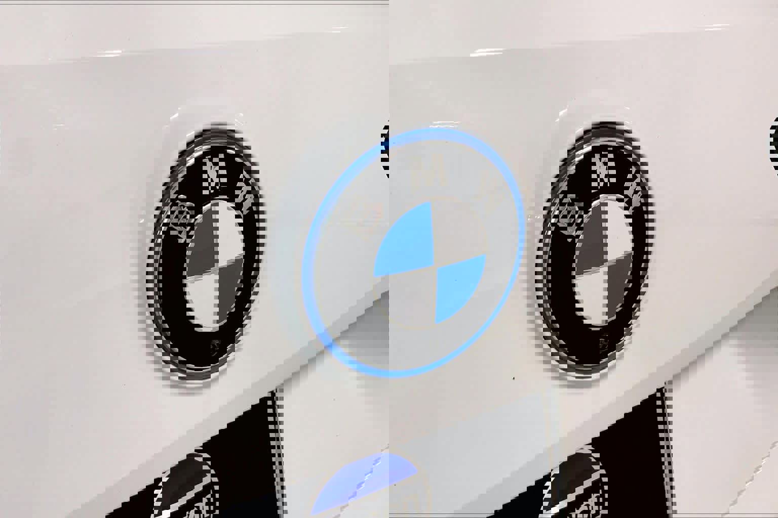 Used 2024 BMW iX xDrive50 w/ Convenience Package image 30