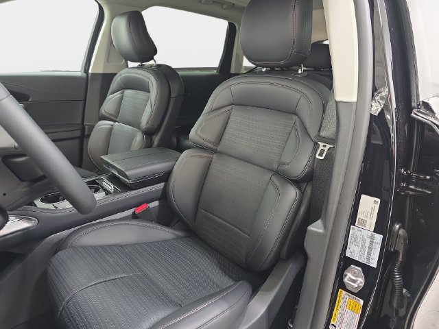 New 2026 Lincoln Nautilus Reserve AWD/4WD image 12