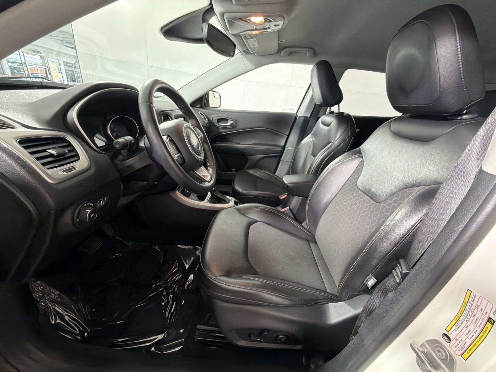 Used 2018 Jeep Compass Latitude w/ Popular Equipment Group AWD/4WD image 13