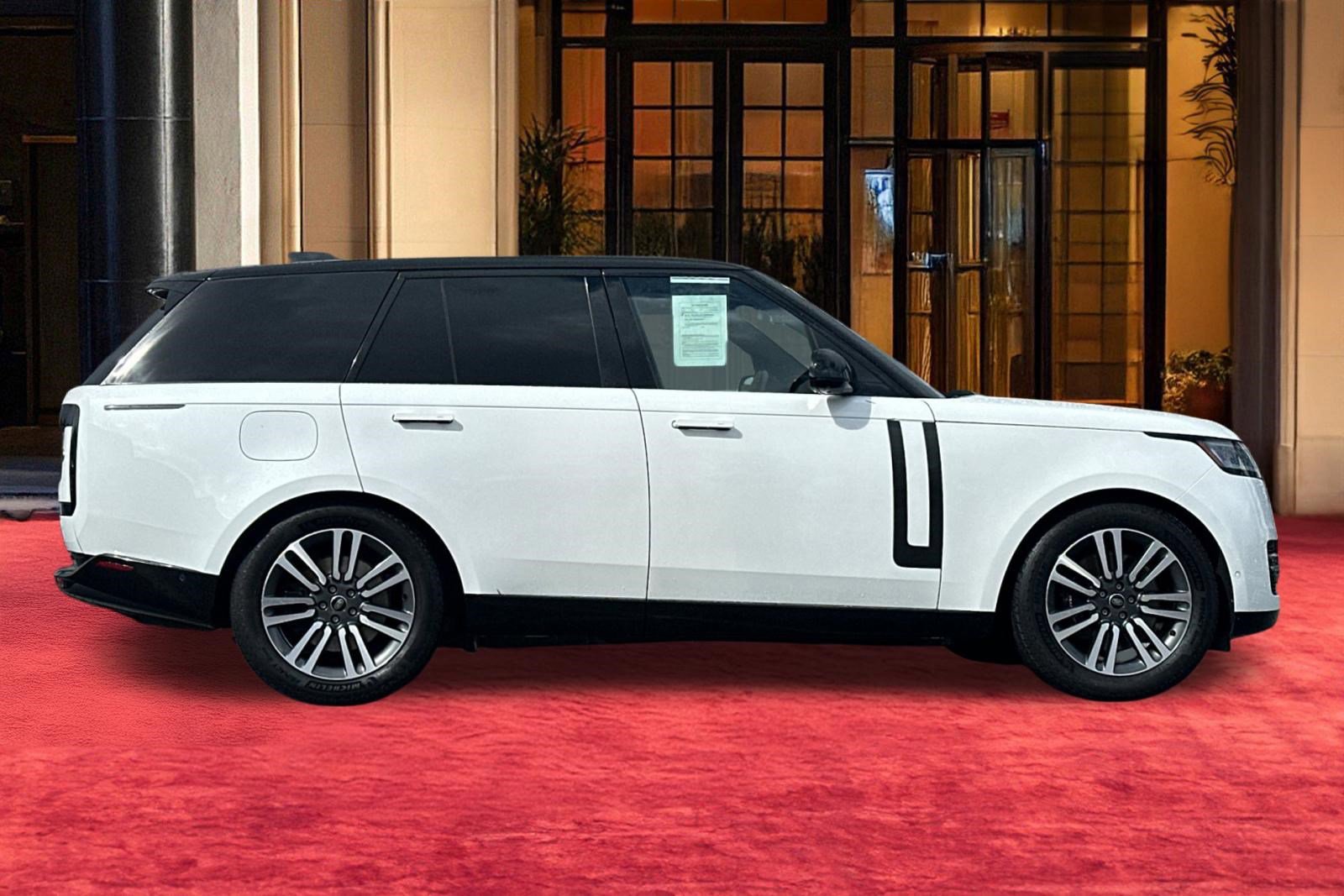 Used 2023 Land Rover Range Rover SE image 9