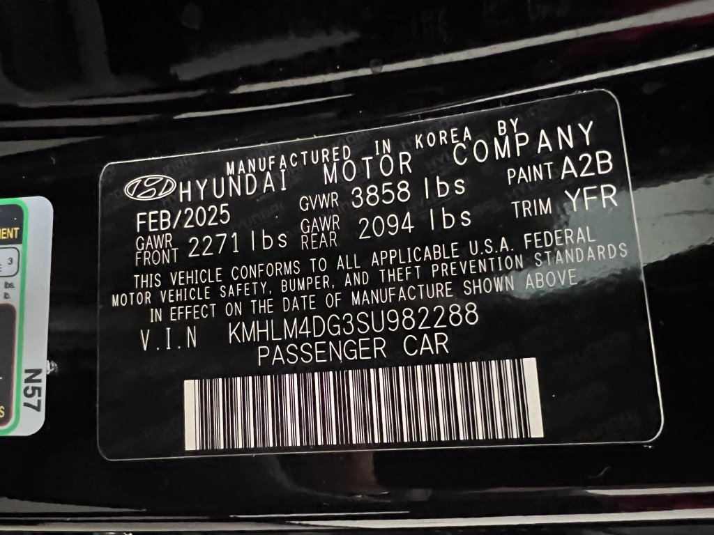 Used 2025 Hyundai Elantra Sport FWD image 31
