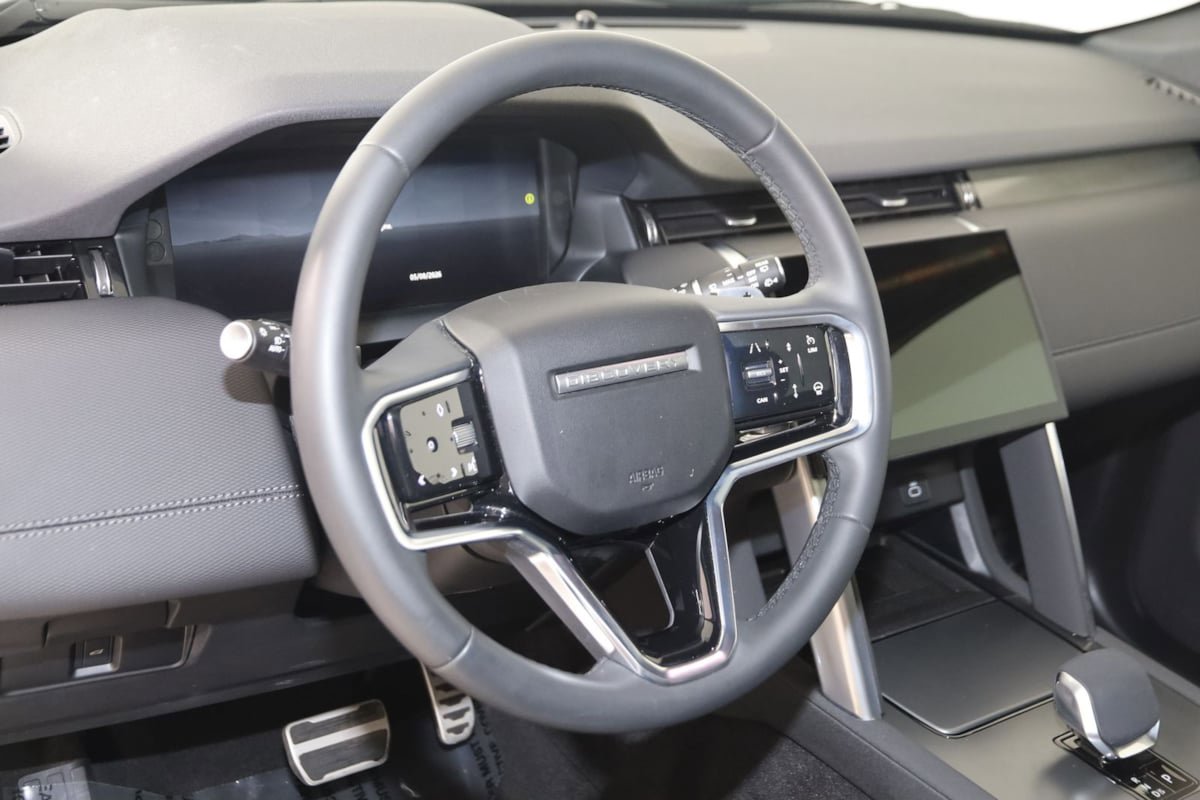Used 2024 Land Rover Discovery Sport Dynamic SE AWD/4WD image 6