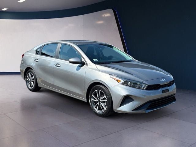 Certified 2022 Kia Forte LXS FWD image 7