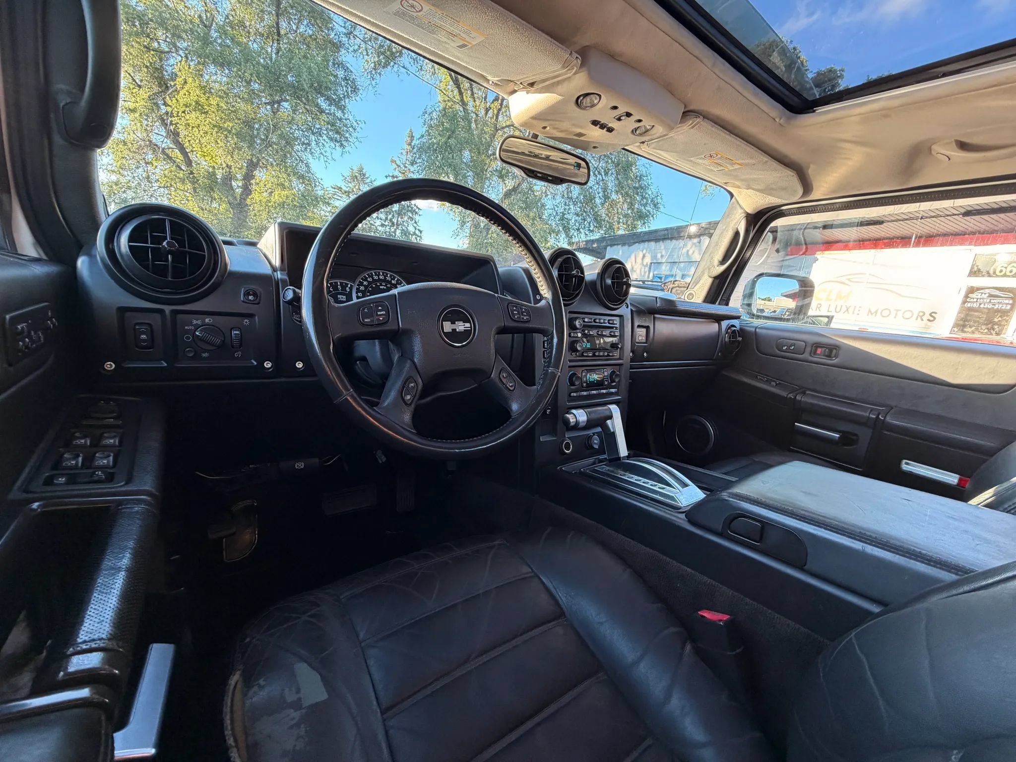 Used 2005 HUMMER H2 SUT w/ Preferred Equipment Group AWD/4WD image 29