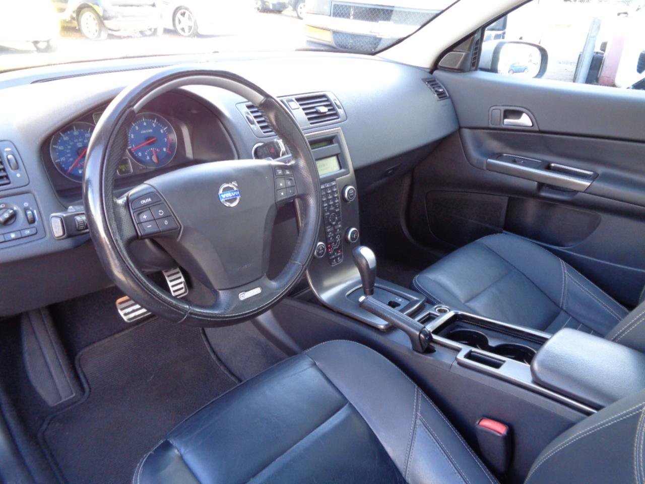 Used 2012 Volvo C30 T5 R-Design image 5