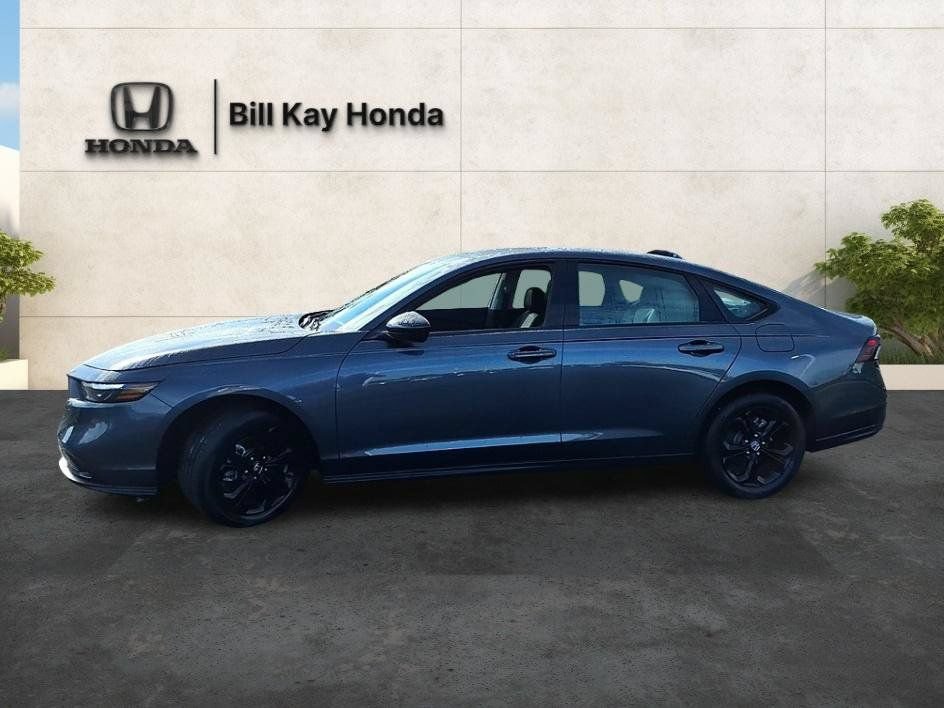 Used 2025 Honda Accord SE image 6