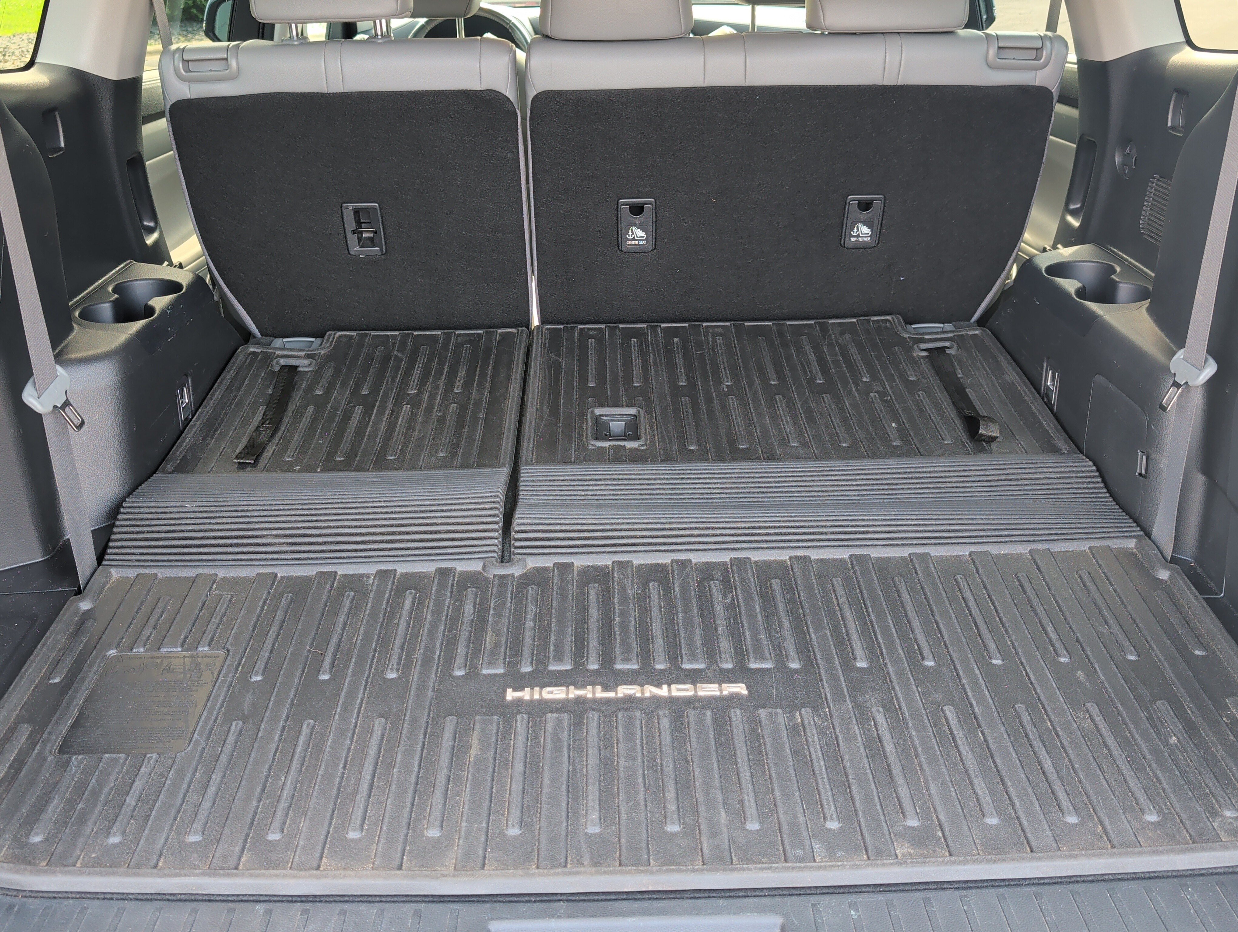 Used 2022 Toyota Highlander XLE AWD/4WD image 18
