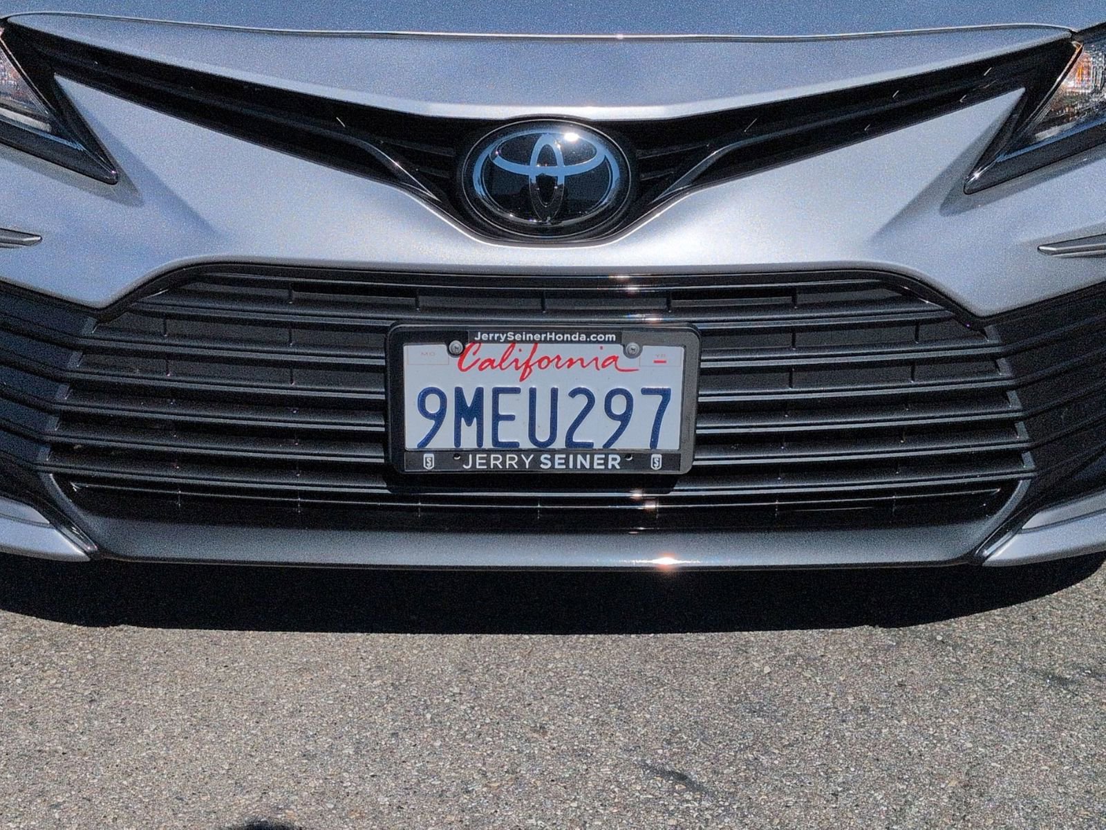 Used 2024 Toyota Camry LE image 9