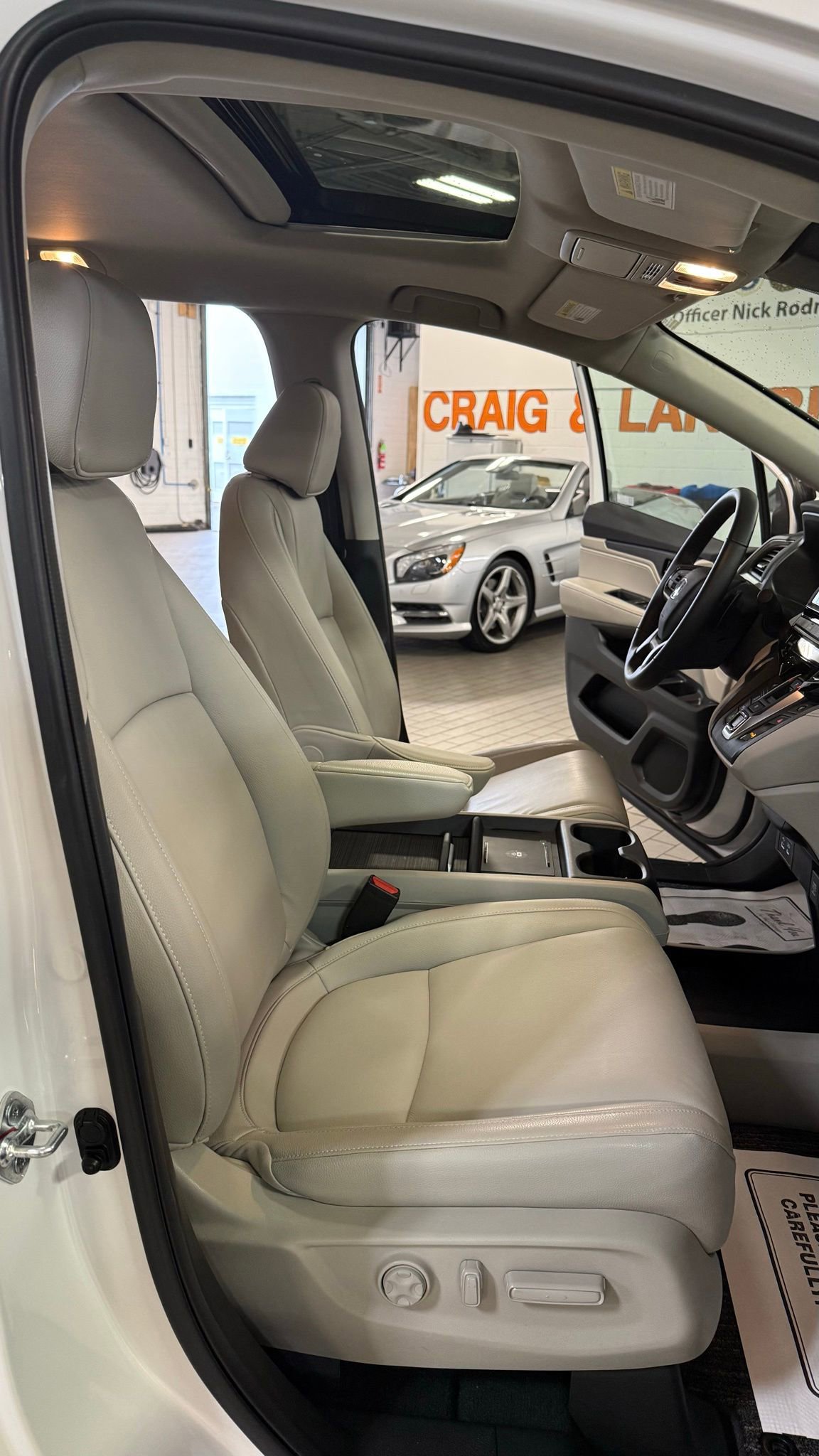 Used 2025 Honda Odyssey EX-L image 16