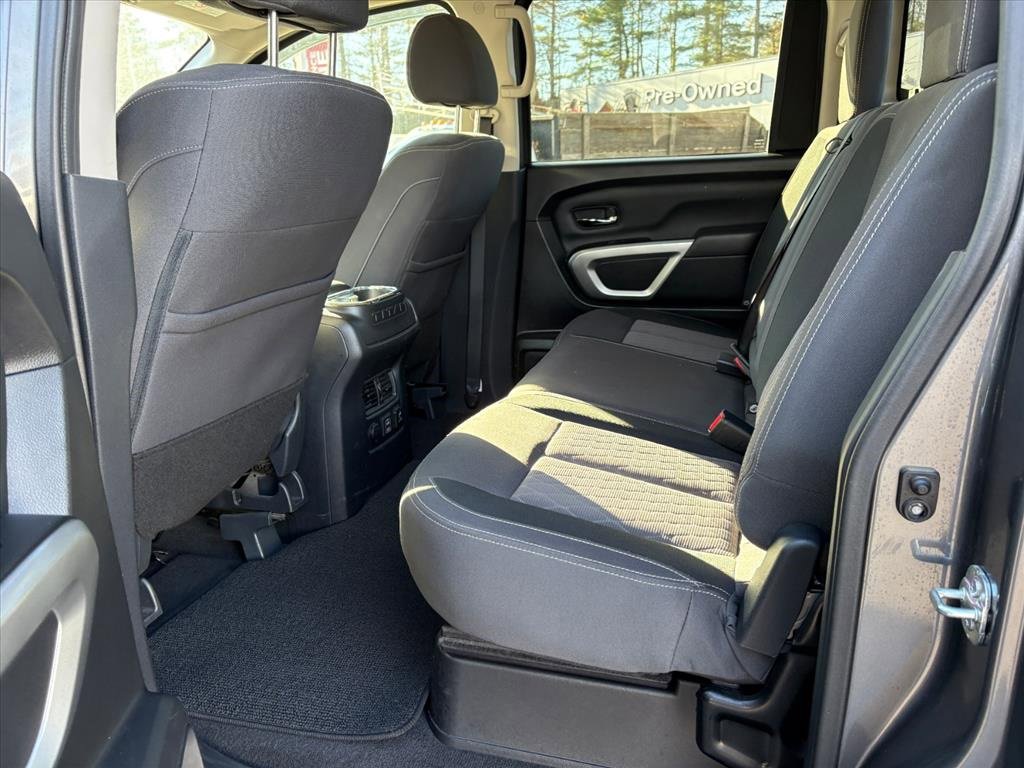 Used 2024 Nissan Titan SV w/ SV Convenience Package image 22