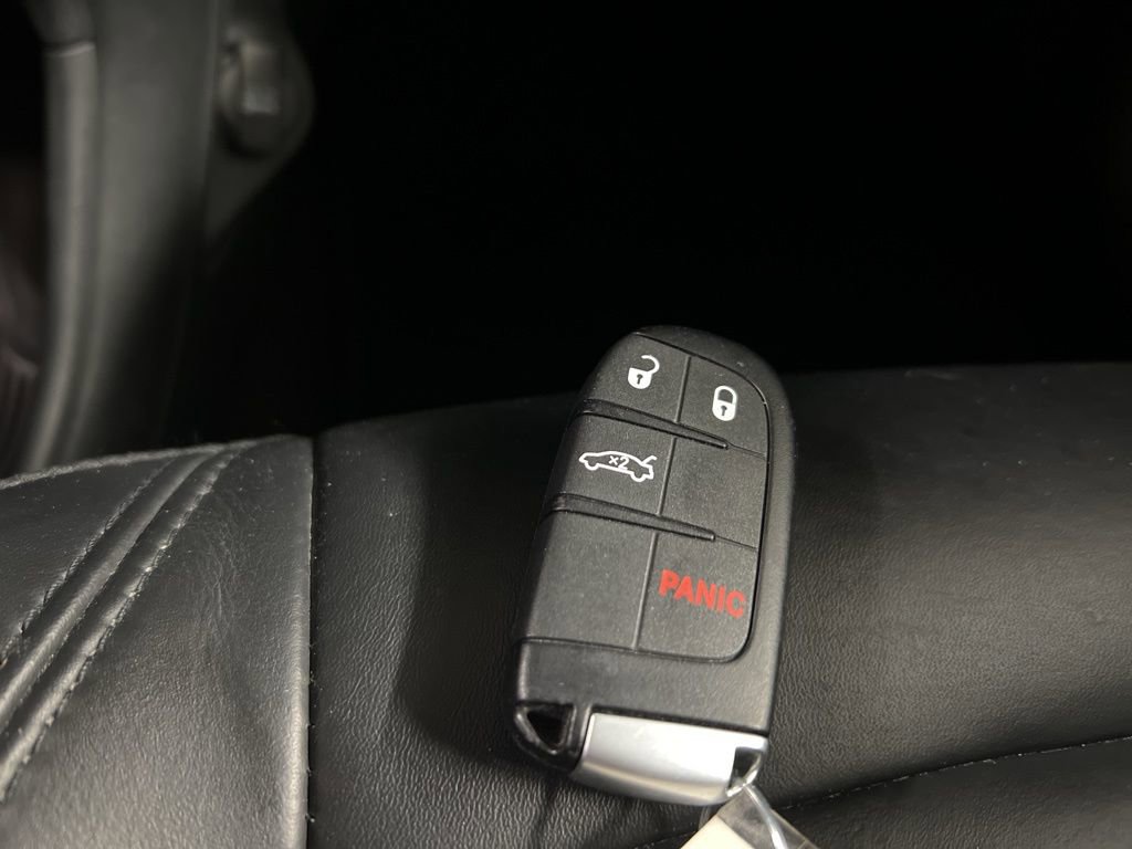Used 2017 Chrysler 200 Limited Platinum image 30