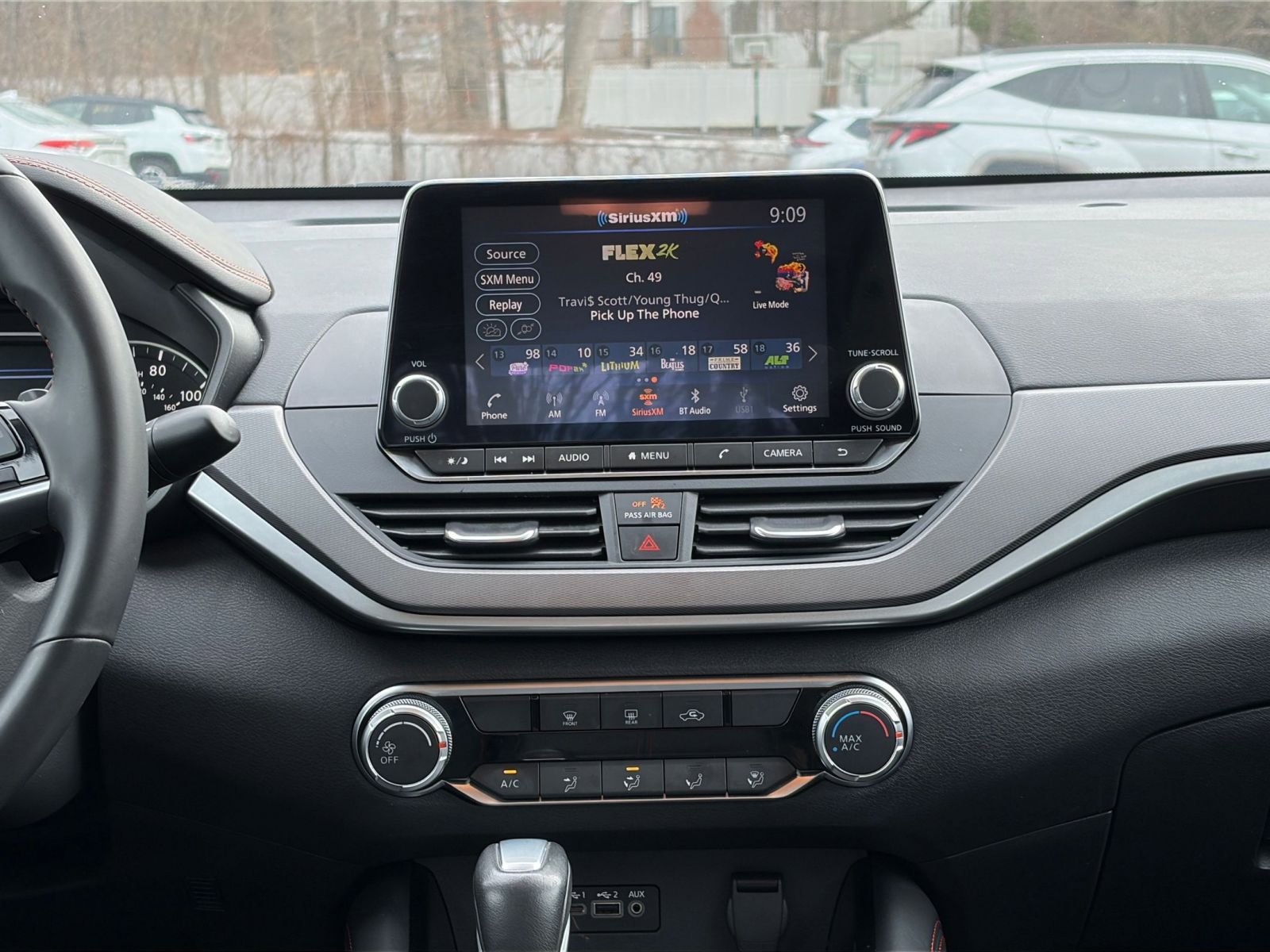 Used 2025 Nissan Altima 2.5 SR image 32