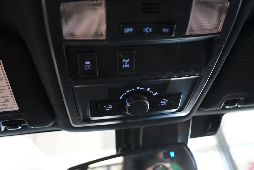 Used 2018 Toyota Tacoma TRD Off-Road w/ Technology Package AWD/4WD image 37