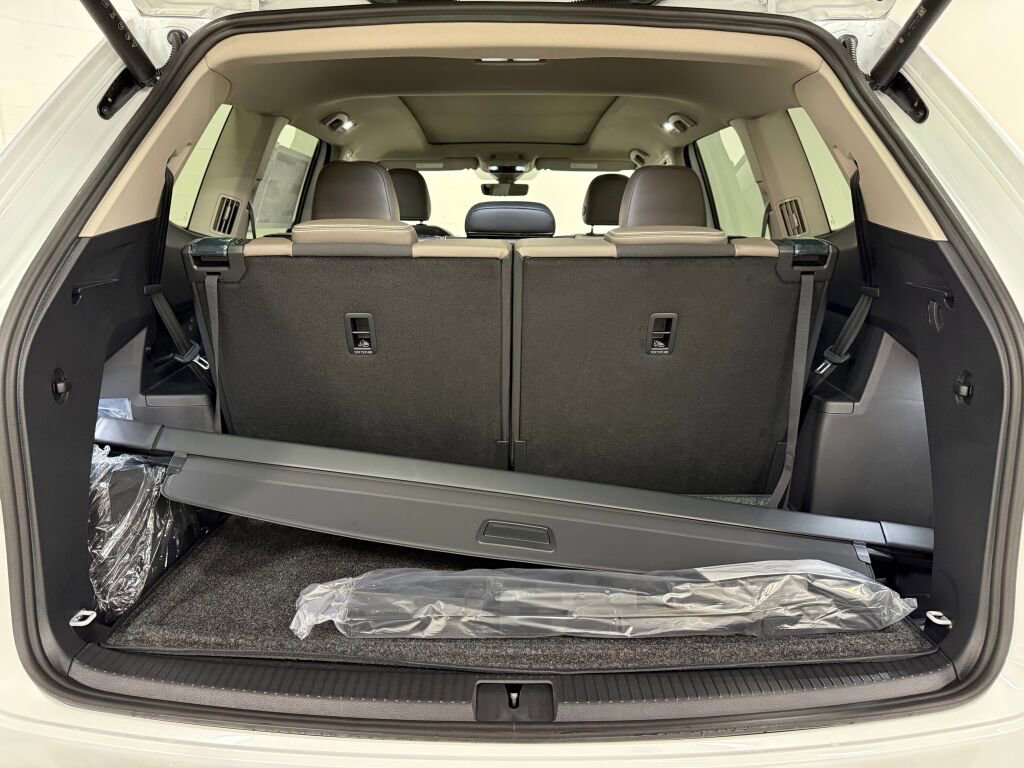 New 2026 Volkswagen Atlas SEL image 9