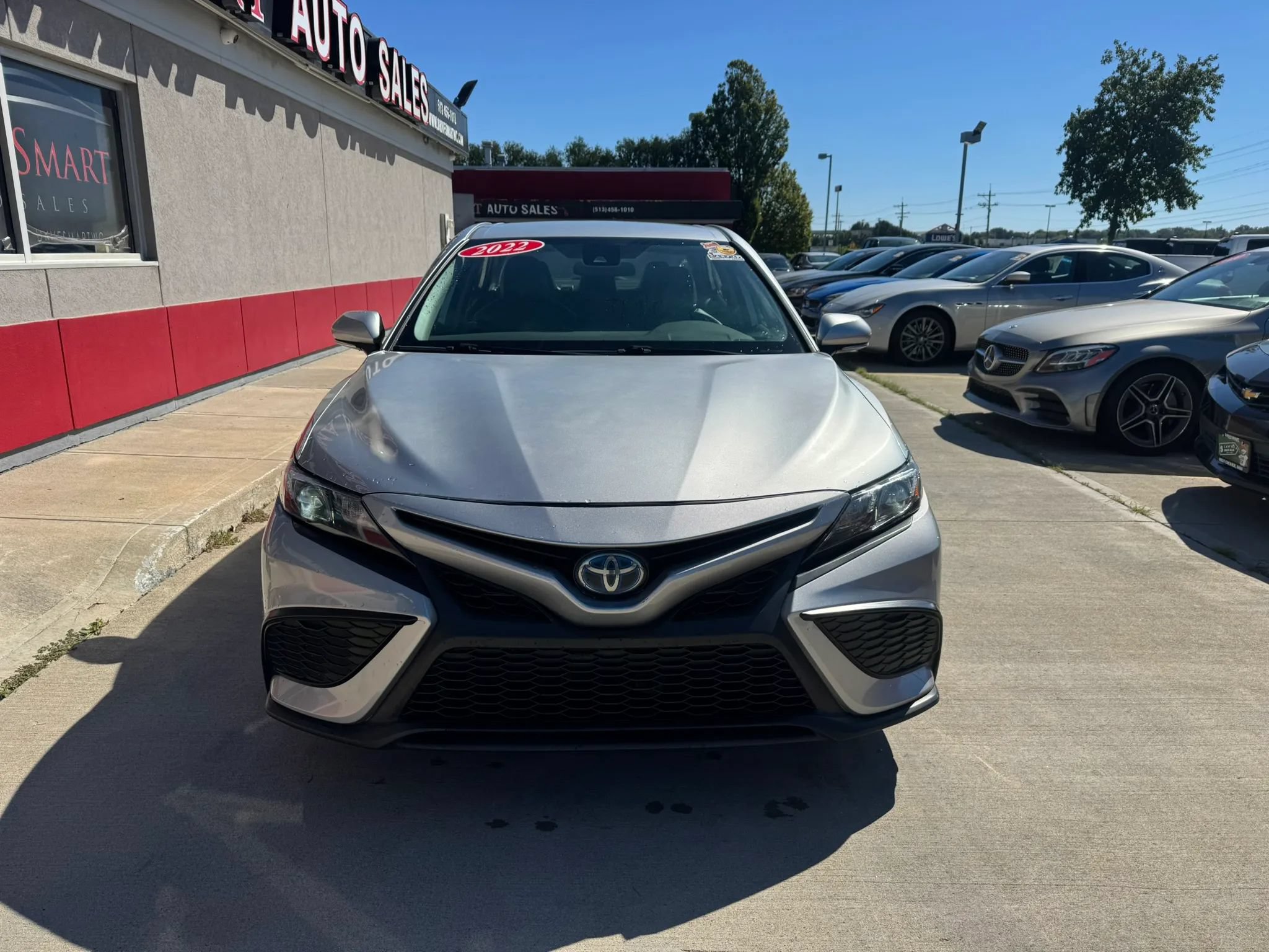 Used 2022 Toyota Camry SE w/ Cold Weather Package FWD image 2