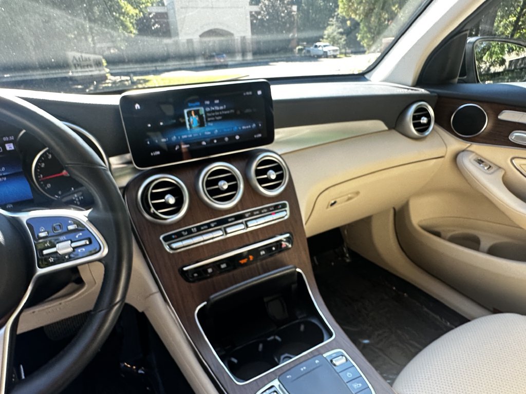 Certified 2022 Mercedes-Benz GLC 300 image 31