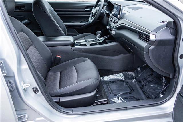 Used 2024 Nissan Altima 2.5 SV image 28