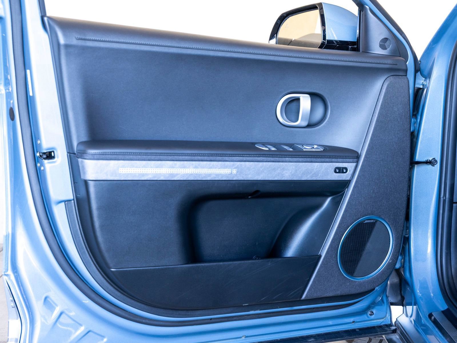 Used 2023 Hyundai Ioniq 5 Limited AWD/4WD image 14