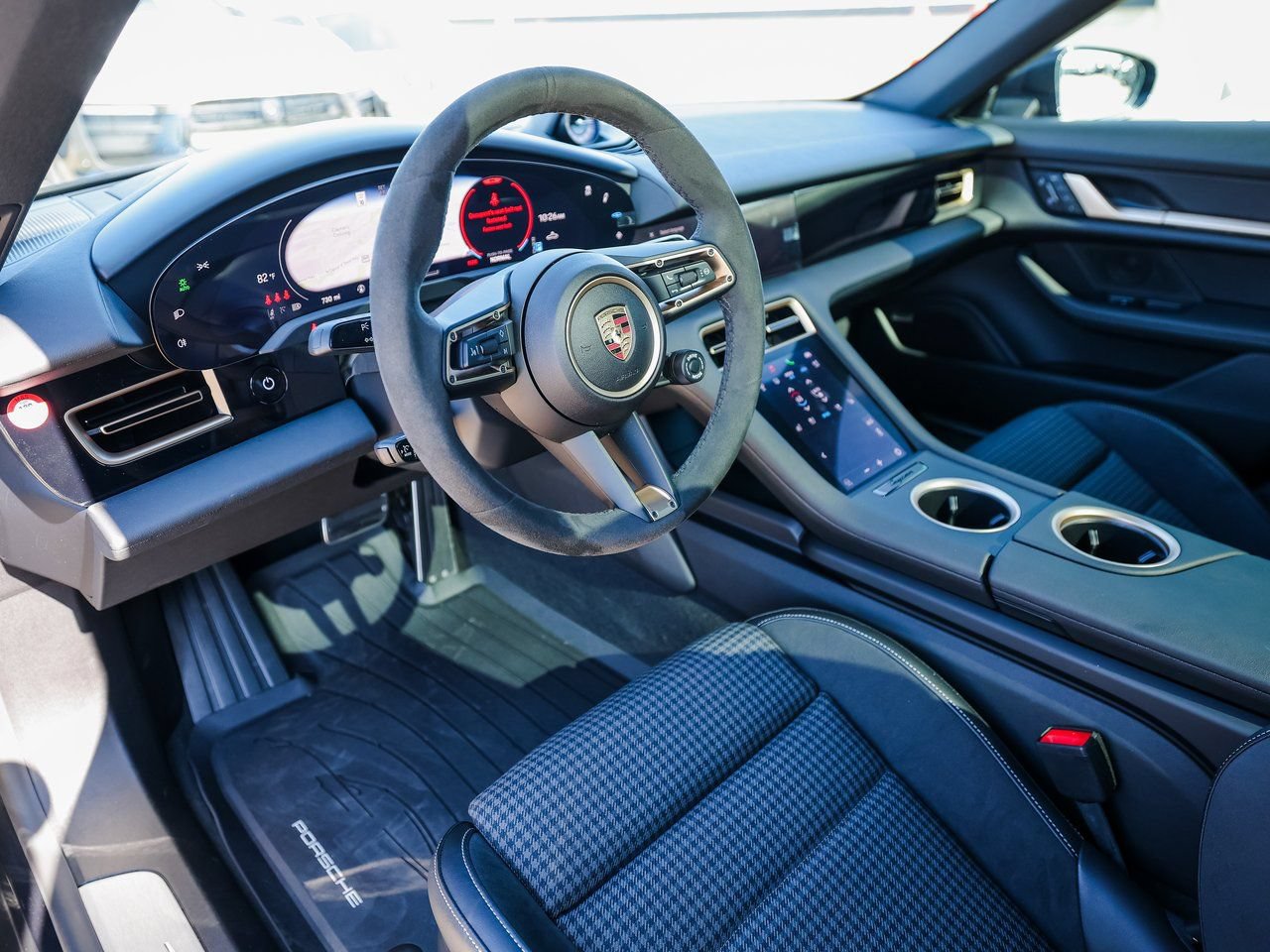 Used 2025 Porsche Taycan 4S AWD/4WD image 4