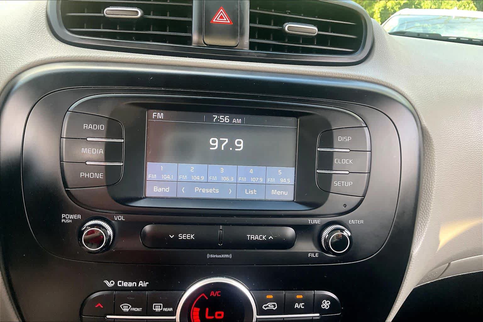 Used 2017 Kia Soul + FWD image 31