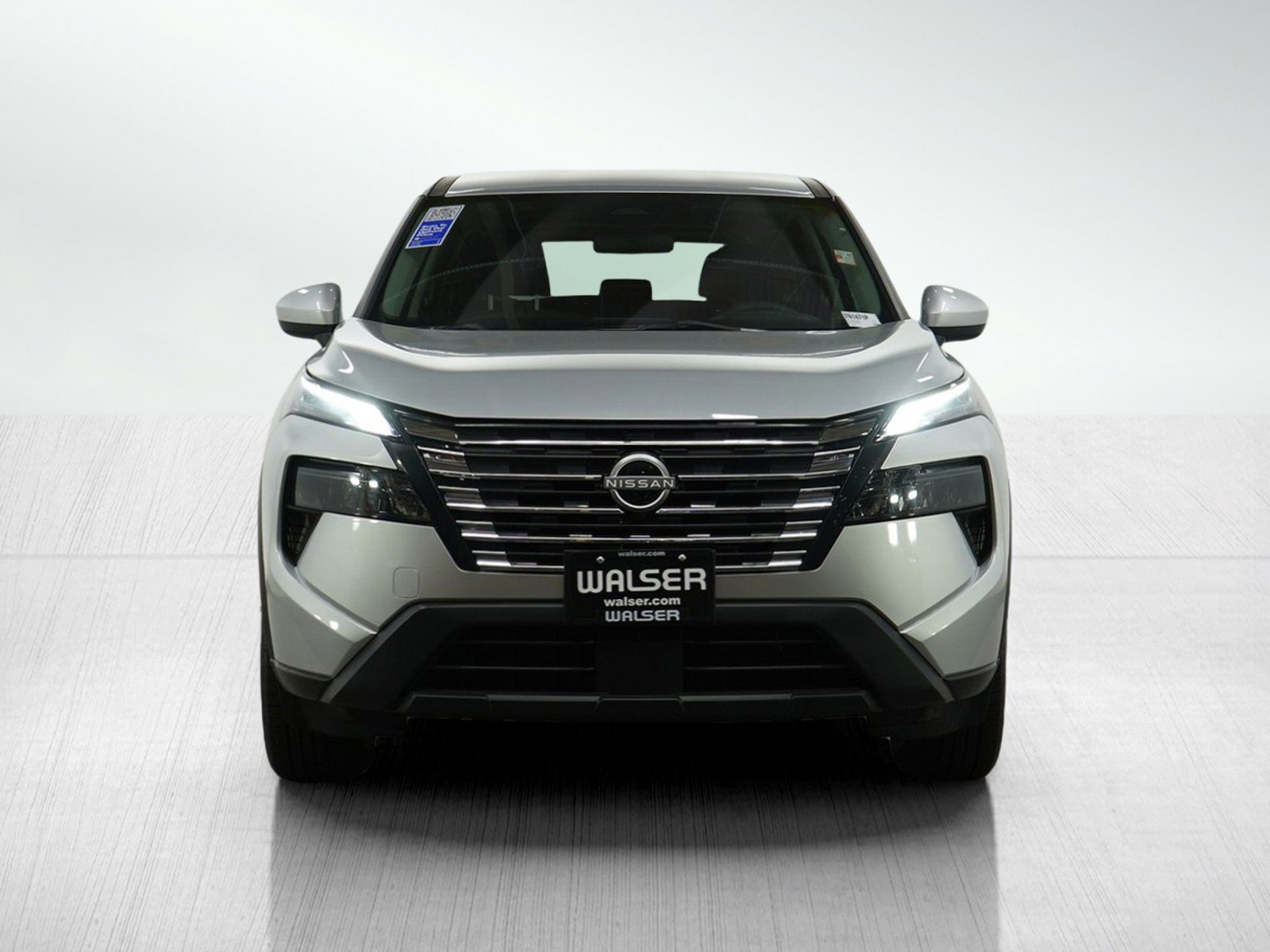 Used 2024 Nissan Rogue SV image 8