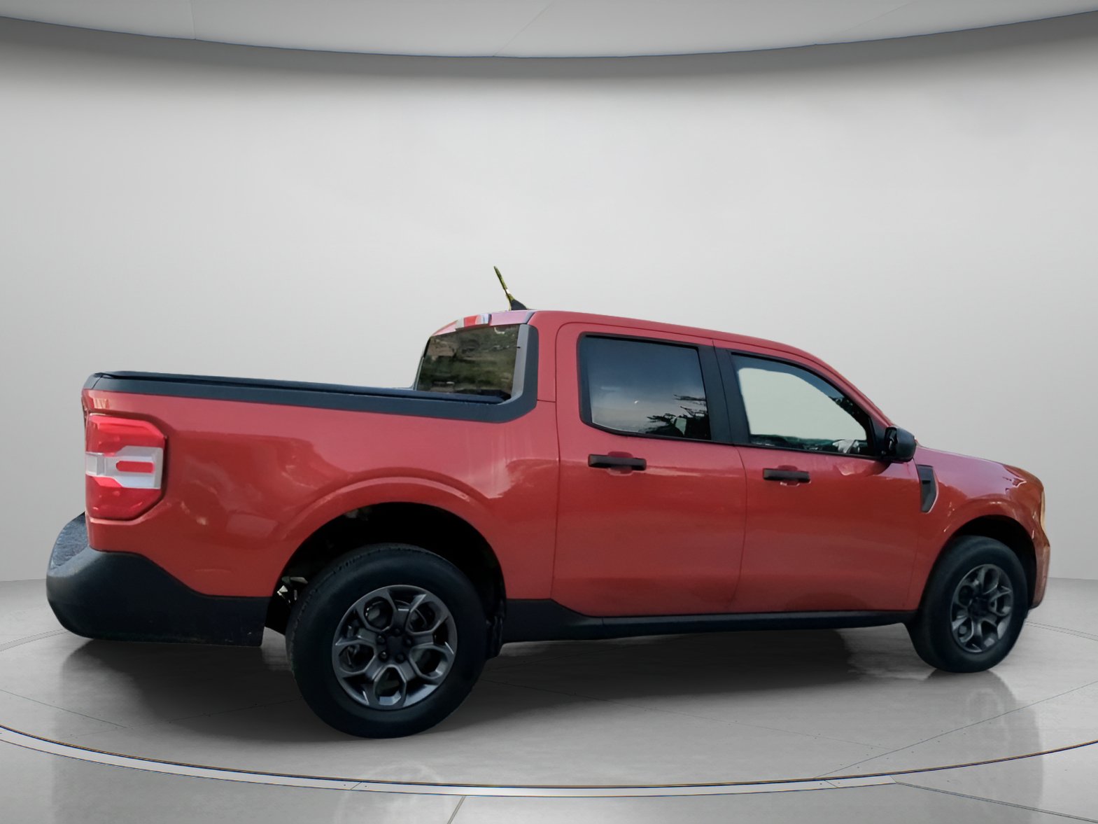 Certified 2024 Ford Maverick XLT FWD image 30