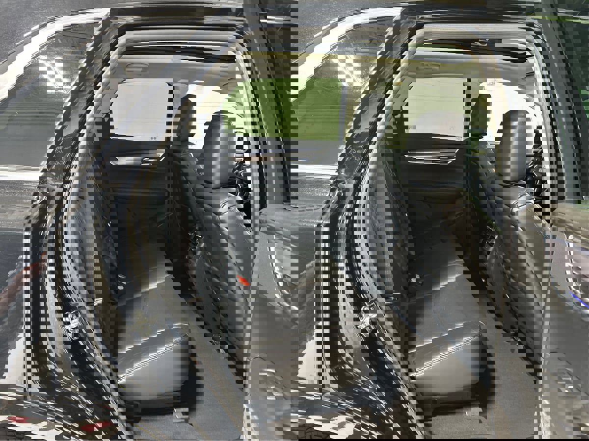 Used 2018 Cadillac XT5 Premium Luxury FWD image 16