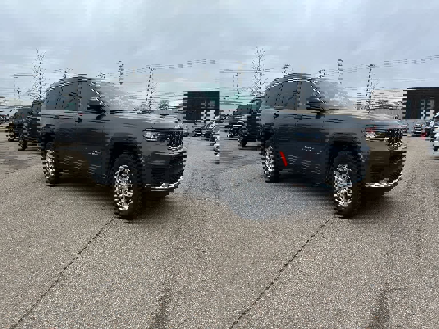 Certified 2024 Jeep Grand Cherokee L Laredo image 10