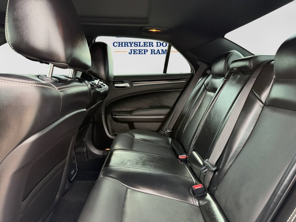 Used 2023 Chrysler 300 S w/ Comfort Group RWD image 9
