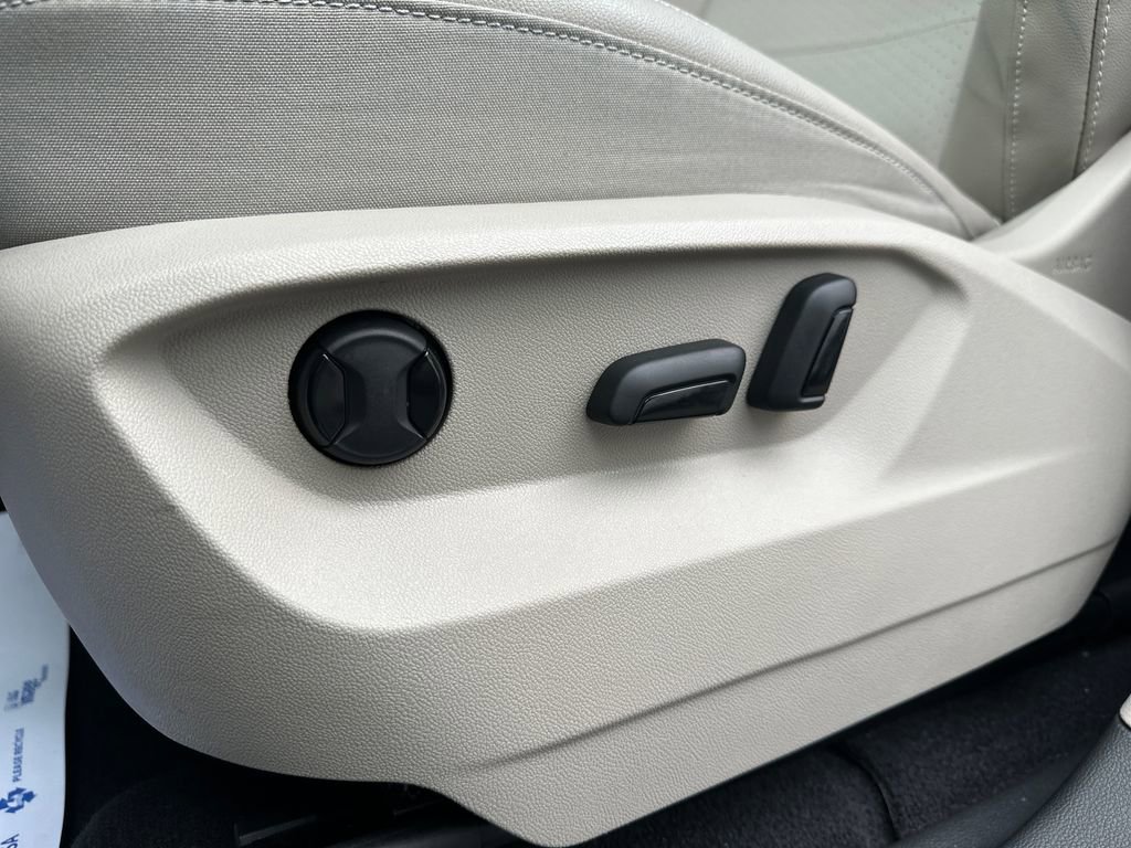 Certified 2023 Volkswagen Atlas SE AWD/4WD image 4