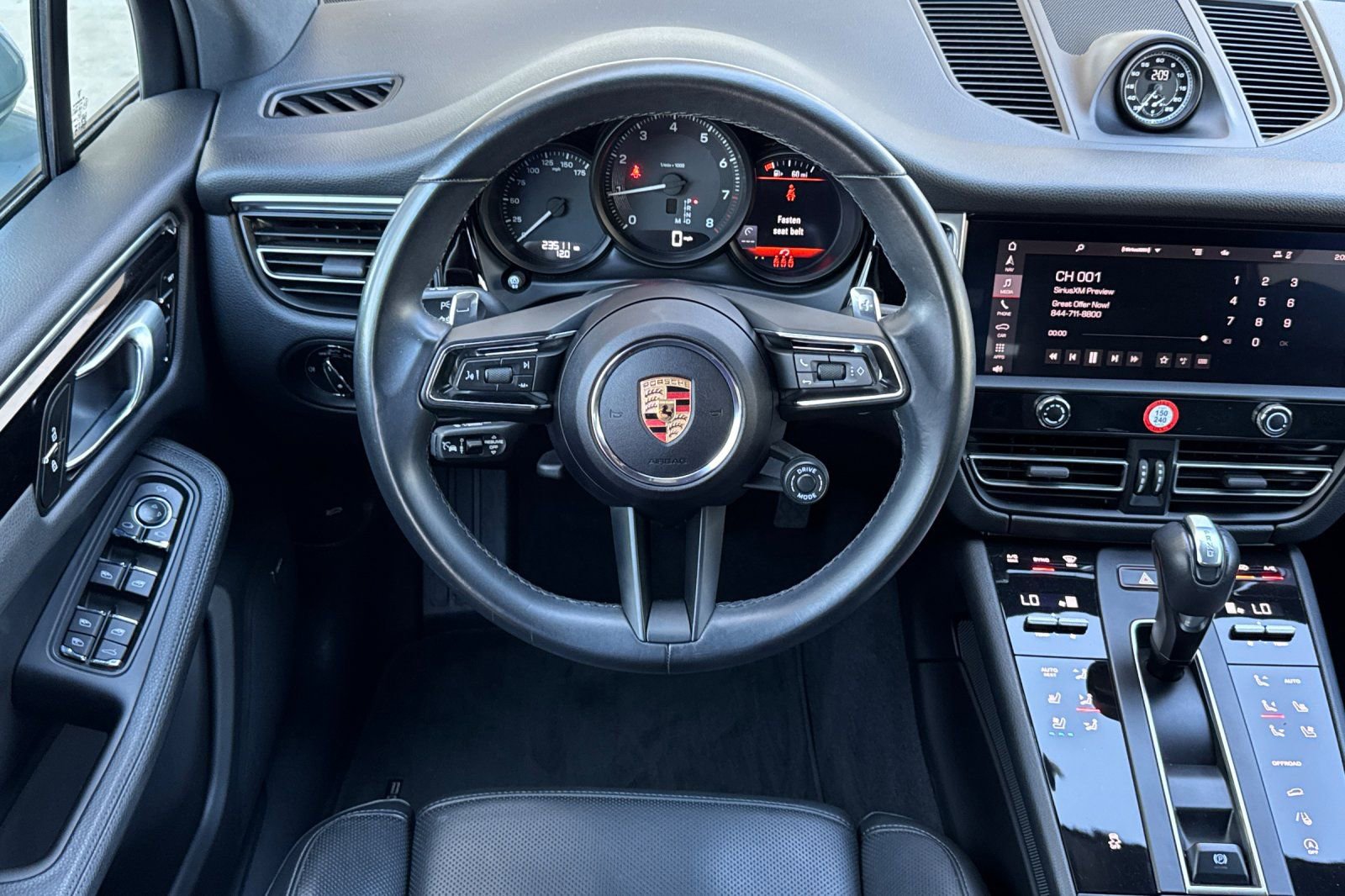 Used 2024 Porsche Macan image 15