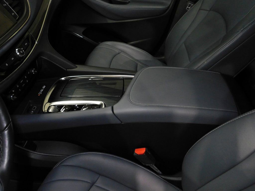 Used 2024 Buick Enclave Essence image 32
