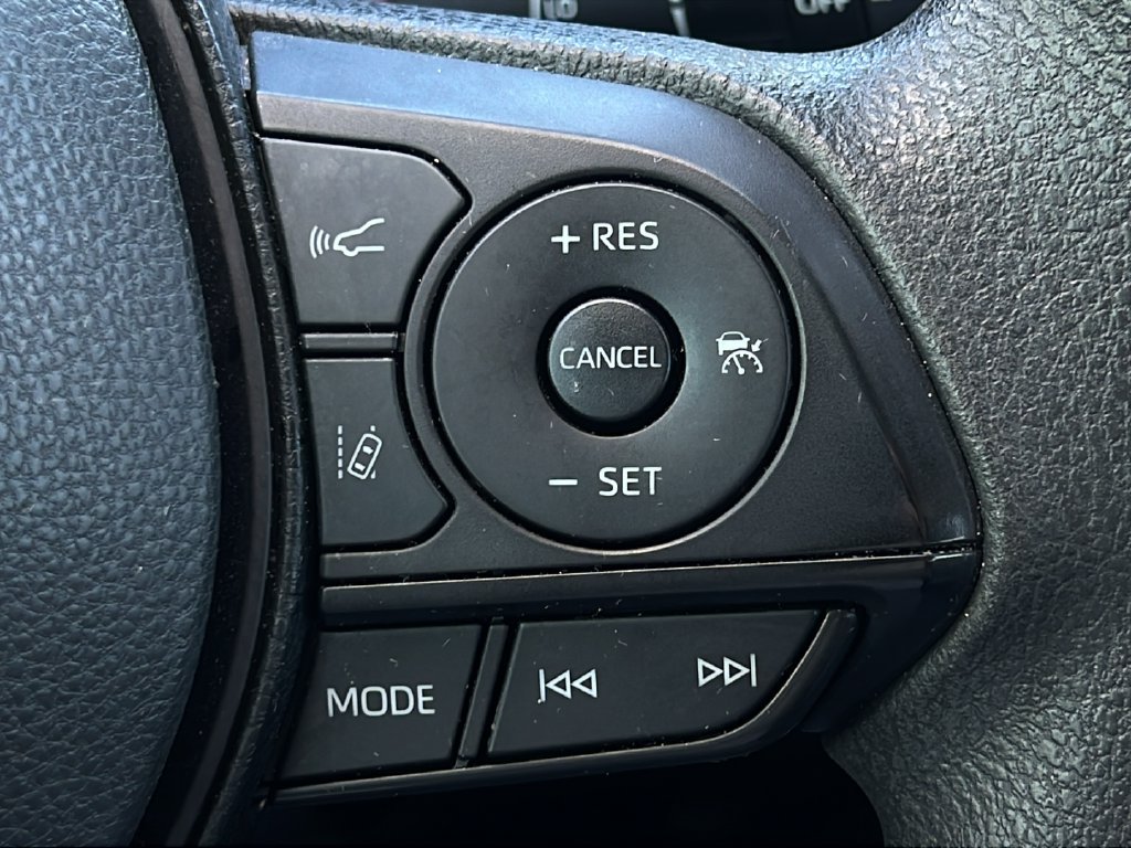 Used 2024 Toyota RAV4 XLE w/ Convenience Package FWD image 21
