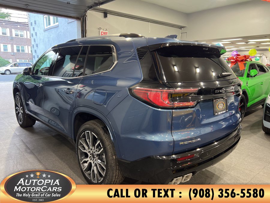 Used 2026 GMC Acadia Denali Ultimate FWD image 3