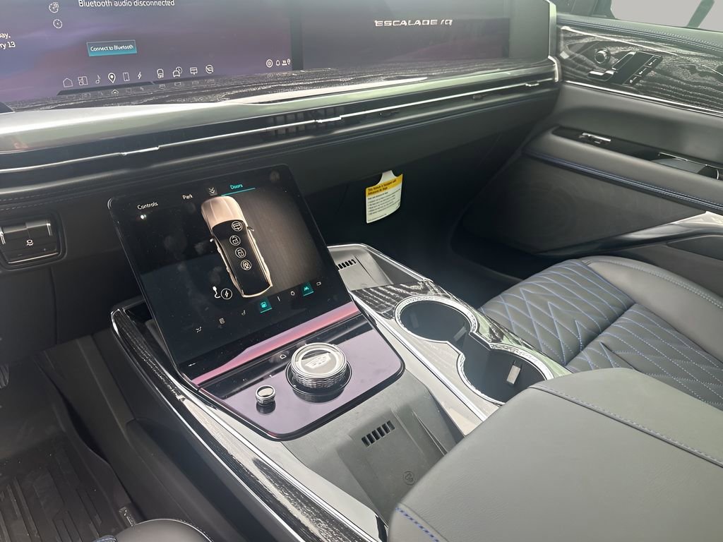 New 2026 Cadillac Escalade IQ Luxury 1 w/ LPO, Floor Liner Package AWD/4WD image 38