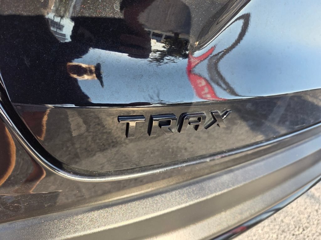 Used 2024 Chevrolet Trax RS FWD image 10