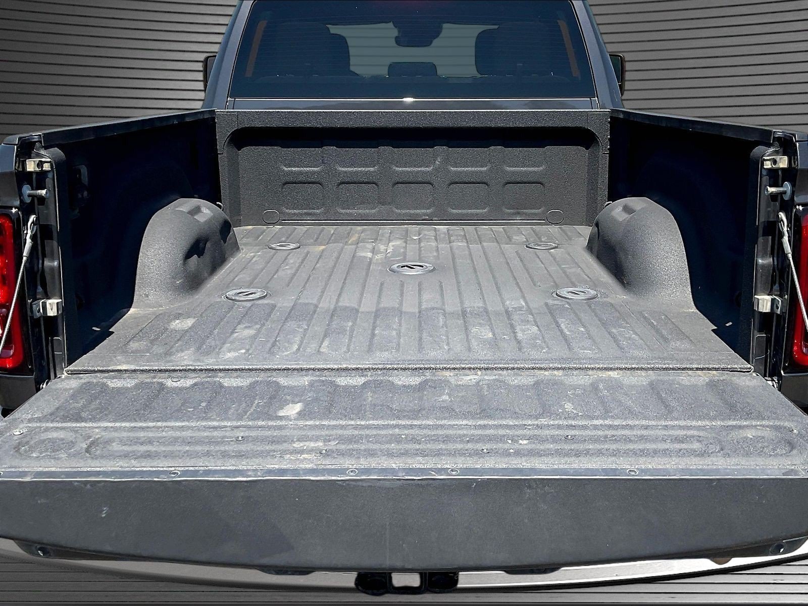 Used 2025 RAM 2500 Big Horn AWD/4WD image 9