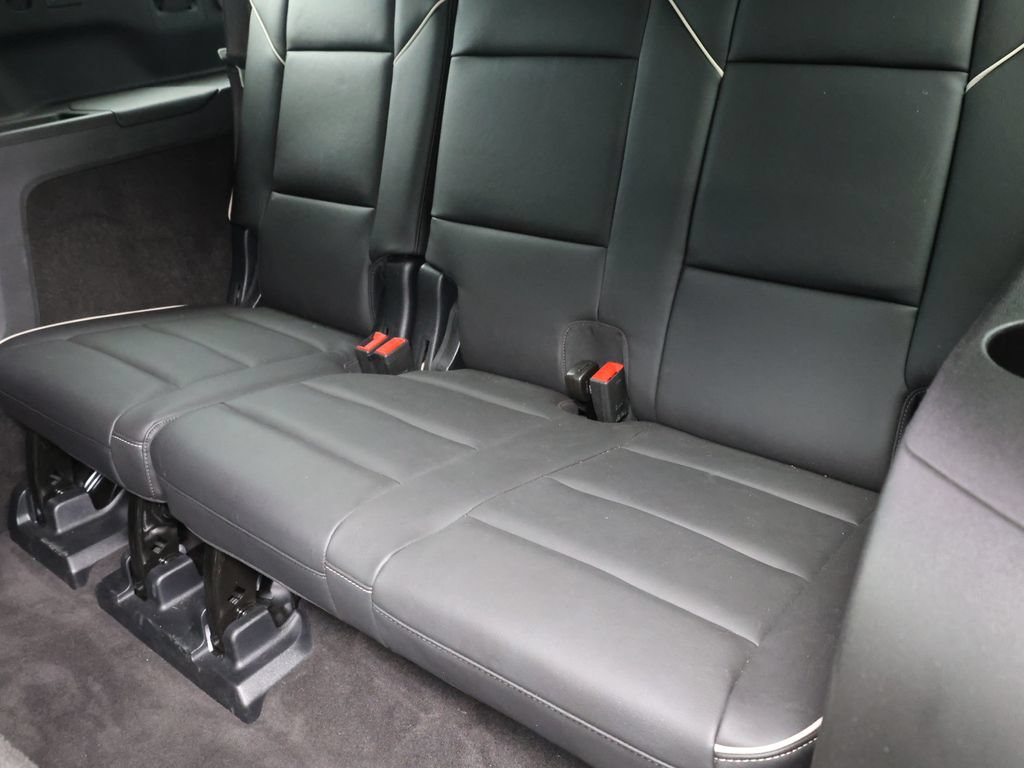 Used 2025 Cadillac Escalade ESV Premium Luxury w/ LPO, Floor Liner Package AWD/4WD image 24