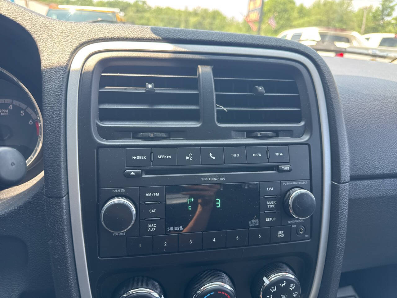 Used 2011 Dodge Caliber Mainstreet FWD image 28