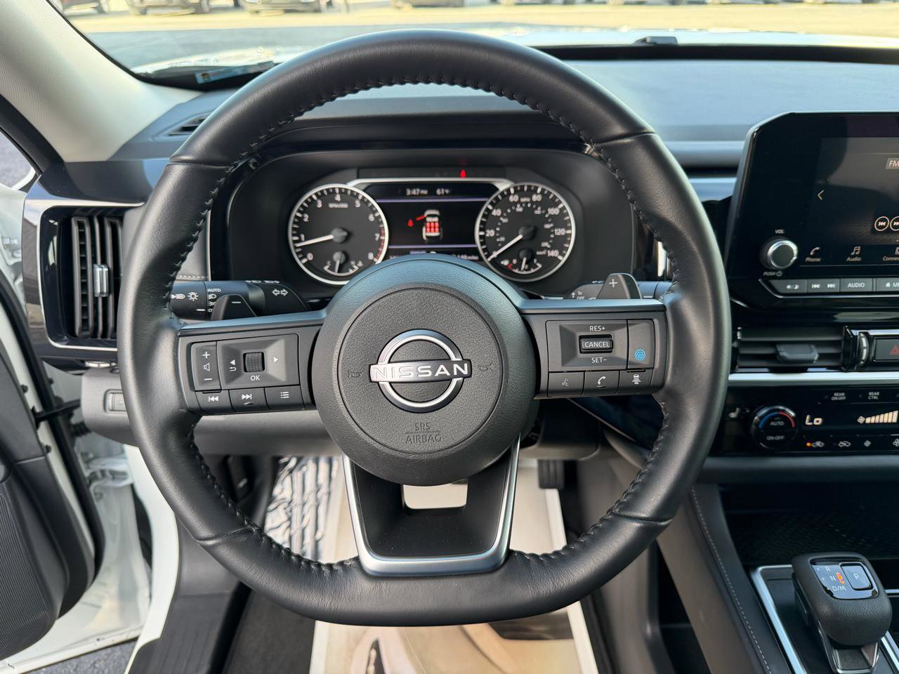 Used 2025 Nissan Pathfinder SV image 30