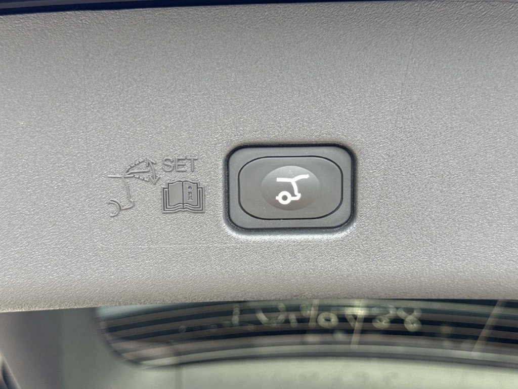 New 2026 Lincoln Nautilus Reserve AWD/4WD image 12