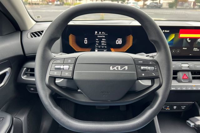 New 2025 Kia K4 LX image 25