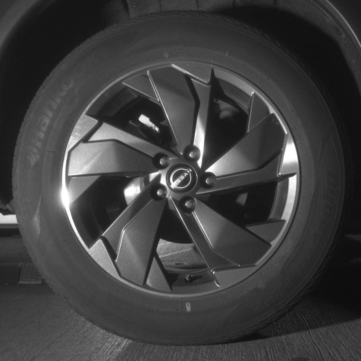 Used 2025 Nissan Rogue SV AWD/4WD image 15