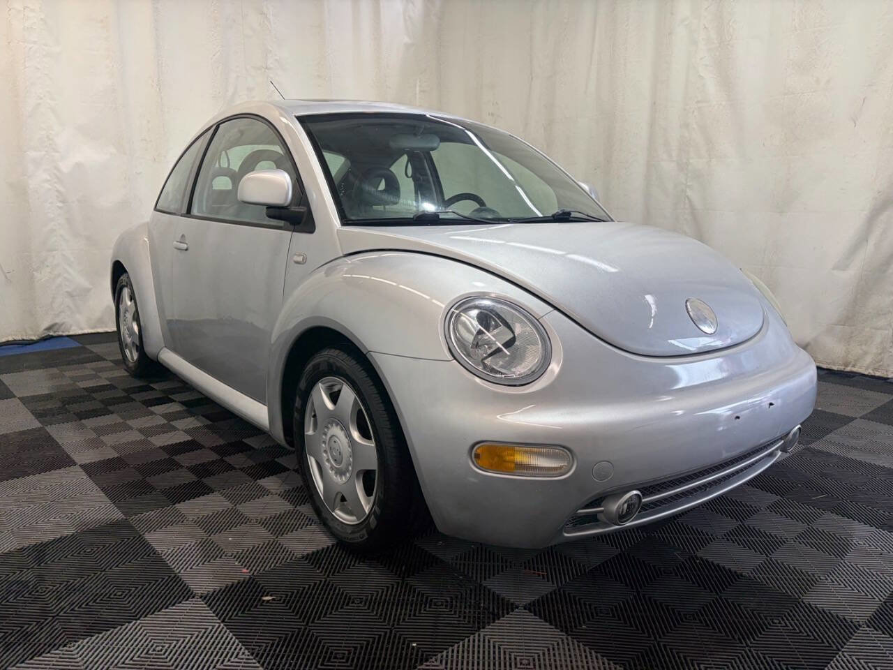 Used 2000 Volkswagen Beetle GLS FWD image 3